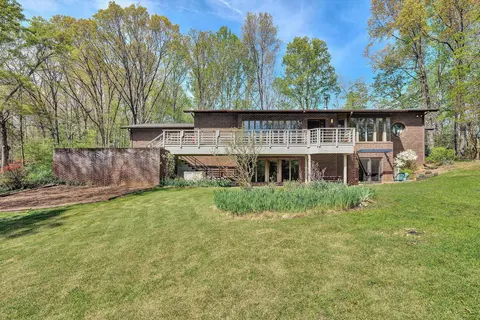 1124 Old Hollow Rd, Buchanan, VA 24066