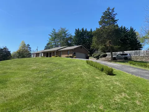 7913 Olsen Rd, Roanoke, VA 24019