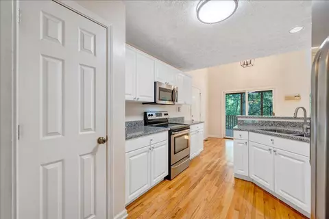 Entry Way - 55 Walnut Trace Dr, Hardy, VA 24101 photo 7 of 11