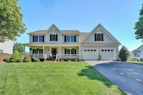 6210 Crumpacker Dr, Roanoke, VA 24012