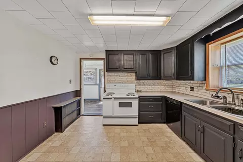 Kitchen - 2356 W Riverside Dr, Salem, VA 24153 photo 1 of 2