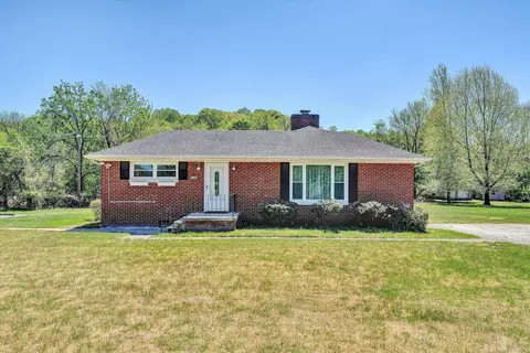 Exterior - 2356 W Riverside Dr, Salem, VA 24153 photo 2 of 6