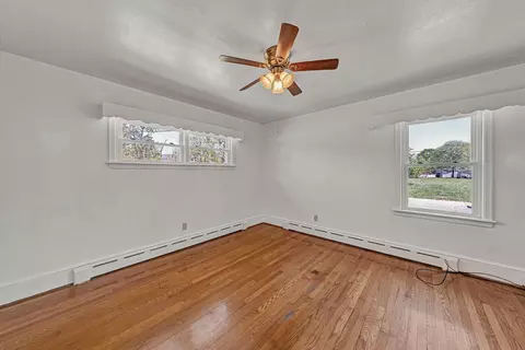 Bedroom - 2356 W Riverside Dr, Salem, VA 24153 photo 3 of 3