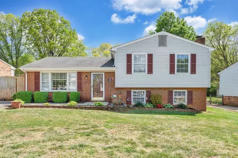 619 Elmcrest St NE, Roanoke, VA 24019