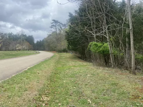 123 Island Point Dr, Gretna, VA 24557