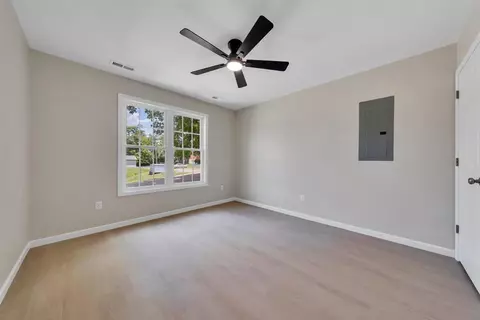 Bedroom - 515 Cedar Ave, Vinton, VA 24179 photo 4 of 4