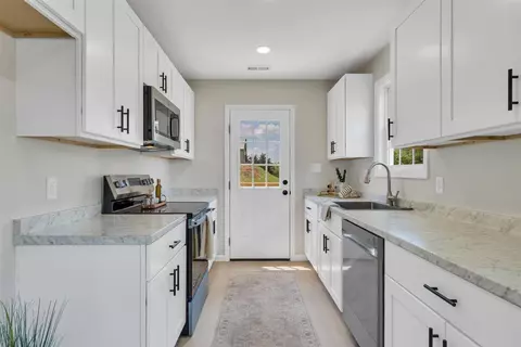 Other - 515 Cedar Ave, Vinton, VA 24179 photo 6 of 8
