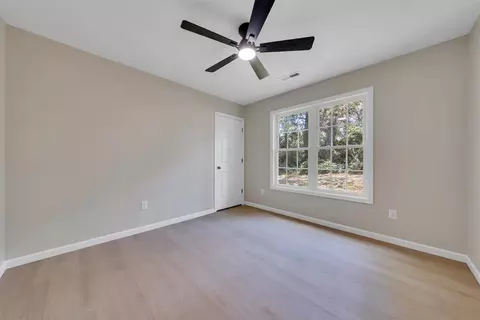 Bedroom - 515 Cedar Ave, Vinton, VA 24179 photo 3 of 4