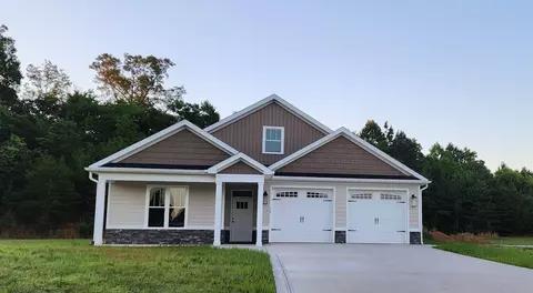 72 Carriage Homes Dr, Moneta, VA 24121