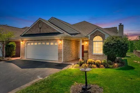 4822 Cave Spring Ln, Roanoke, VA 24018