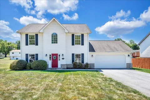 4310 Quail Dr NW, Roanoke, VA 24017