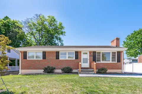 525 Water Oak Rd, Roanoke, VA 24019