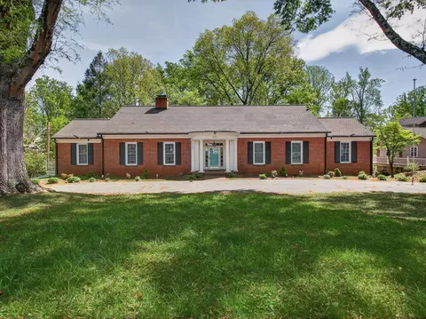 1233 Sam Lions Trl, Martinsville, VA 24112