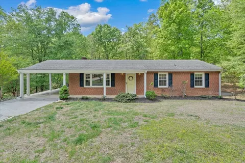 2060 Denise Cir, Roanoke, VA 24012