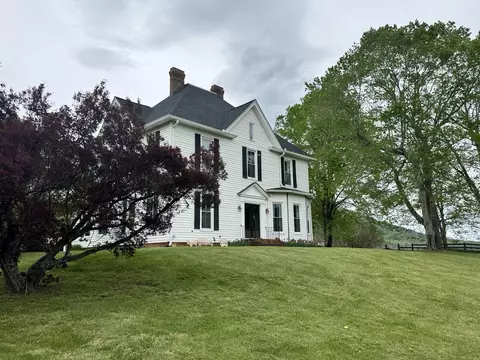 Exterior - 17749 Main St, Buchanan, VA 24066 photo 10 of 12