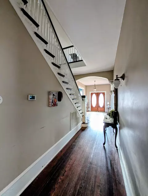 Entry Way - 17749 Main St, Buchanan, VA 24066 photo 4 of 8