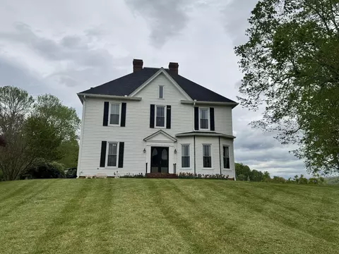 Exterior - 17749 Main St, Buchanan, VA 24066 photo 11 of 12
