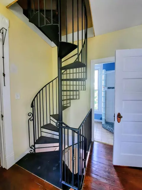 Entry Way - 17749 Main St, Buchanan, VA 24066 photo 1 of 8