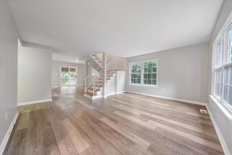 Living - 1702 Elbert Dr, Roanoke, VA 24018 photo 1 of 4