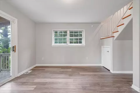 Living - 1702 Elbert Dr, Roanoke, VA 24018 photo 3 of 4