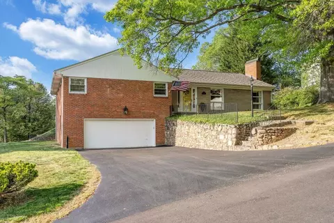 2421 Mount Vernon Rd SW, Roanoke, VA 24015