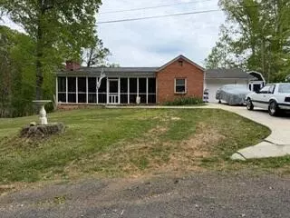 1214 Jones Rd, Vinton, VA 24179
