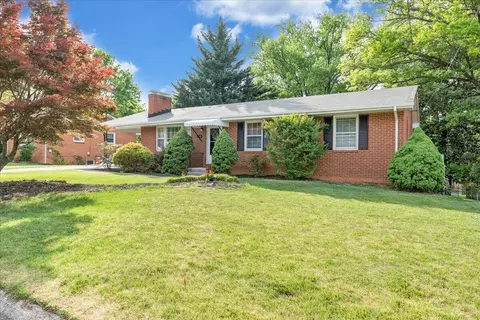 3359 Pamlico Dr, Roanoke, VA 24018