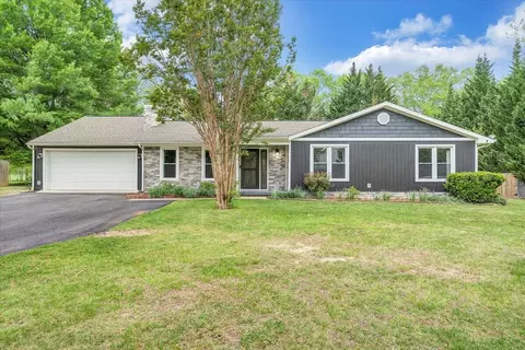 1233 Martha Dr NW, Roanoke, VA 24019