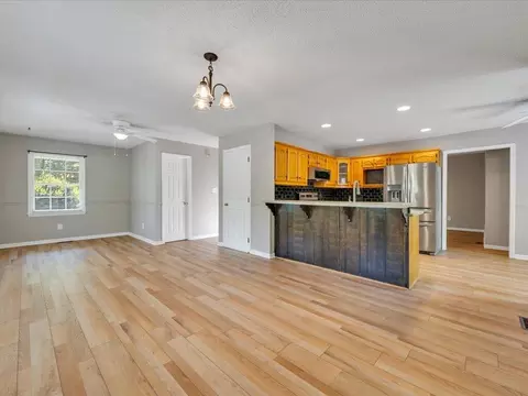 Living - 520 Scenic Dr, Stuart, VA 24171 photo 9 of 15
