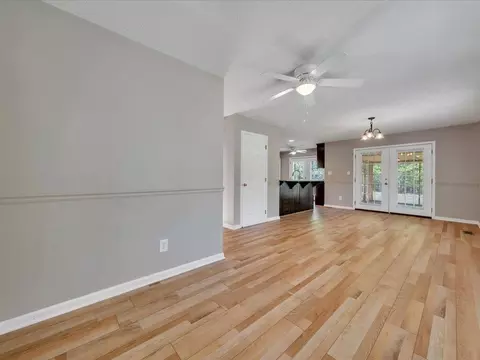 Living - 520 Scenic Dr, Stuart, VA 24171 photo 11 of 15