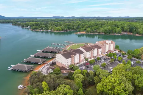 1273 Graves Harbor Trl UNIT 3301, Huddleston, VA 24104