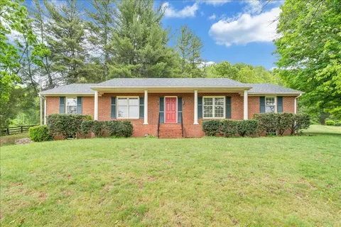 9590 Lee Hwy, Fincastle, VA 24090