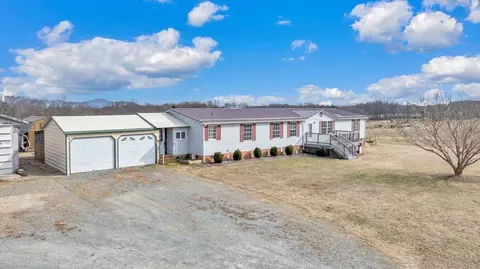627641 Novelty Rd, Union Hall, VA 24176