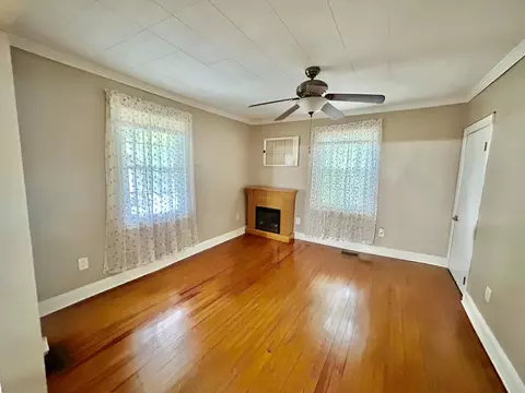 Living - 40 River Rd, Buchanan, VA 24066 photo 1 of 3