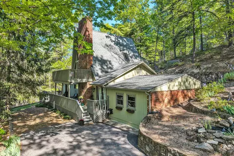 3760 Luther Dr, Salem, VA 24153