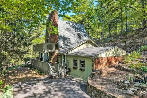 3760 Luther Dr, Salem, VA 24153