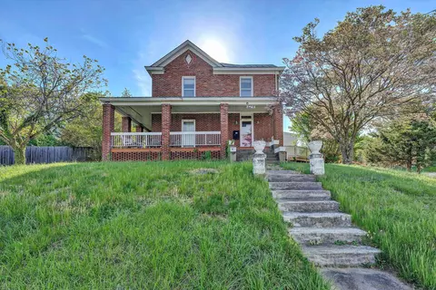 624 S Maple St, Vinton, VA 24179
