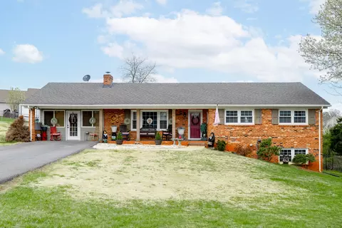 106 Watkins Pl, Lynchburg, VA 24502