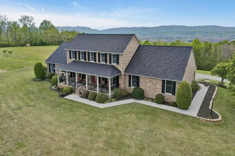3281 Springwood Rd, Fincastle, VA 24090
