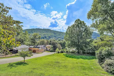 2402 Wycliffe Ave SW, Roanoke, VA 24014