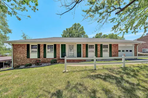 4940 N Lake Dr, Roanoke, VA 24019