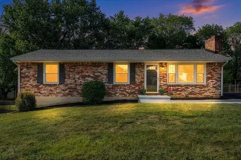 5433 Lamplighter Dr, Roanoke, VA 24019