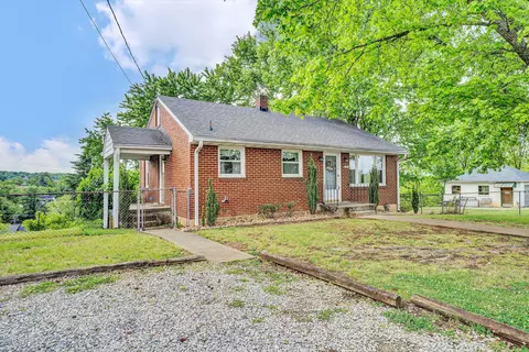 2251 Moir St NE, Roanoke, VA 24012