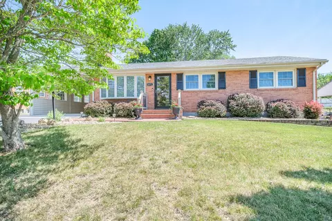 5571 Capito St NE, Roanoke, VA 24019