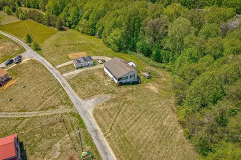 196 Foggy Bottom Trl, Martinsville, VA 24112