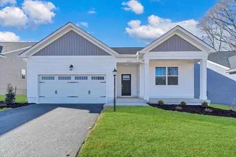 7379 Kings Pointe Dr, Fairlawn, VA 24141