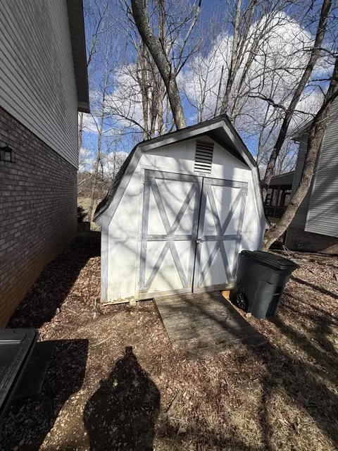 306 Fox Fire, Cloverdale, VA 24077 photo 9