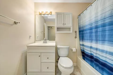 Bath - 1333 Thomason Rd SE, Roanoke, VA 24014 photo 4 of 4