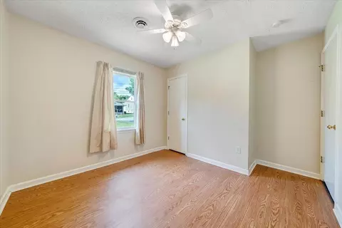 Bedroom - 1333 Thomason Rd SE, Roanoke, VA 24014 photo 3 of 7