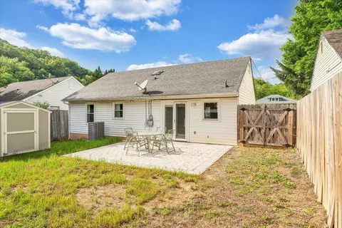 Exterior - 1333 Thomason Rd SE, Roanoke, VA 24014 photo 9 of 15